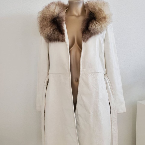 Long leather white coat with genuine fur collar - Picture 2 of 7